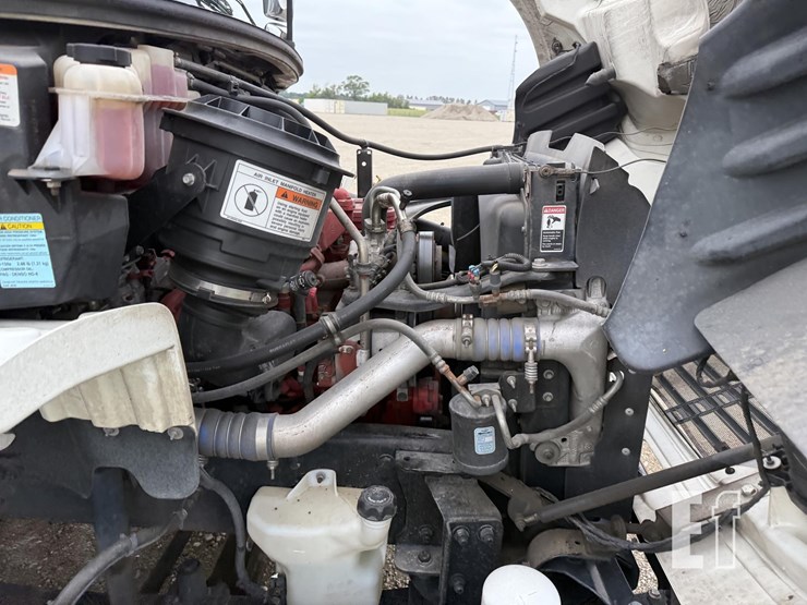 2017-freightliner-business-class-m2-106-image-41