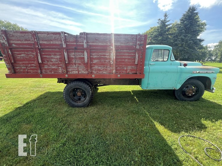 1960-chevrolet-60-image-4