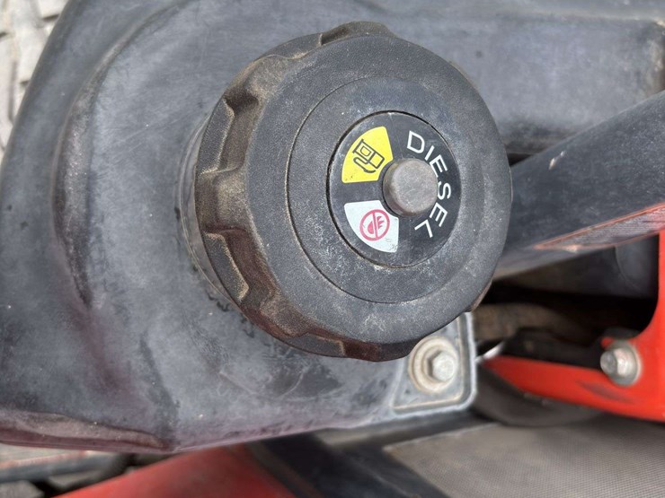 kubota-zd320-zero-turn-image-15