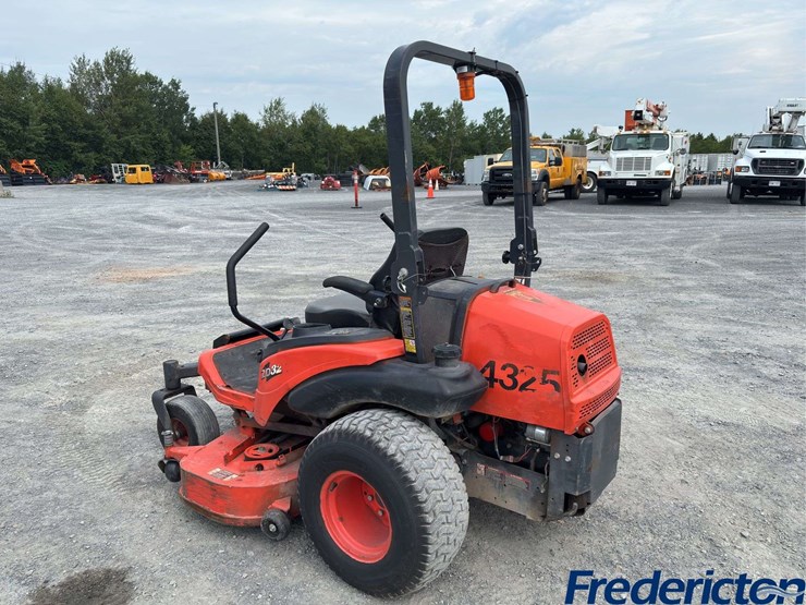 kubota-zd320-zero-turn-image-3