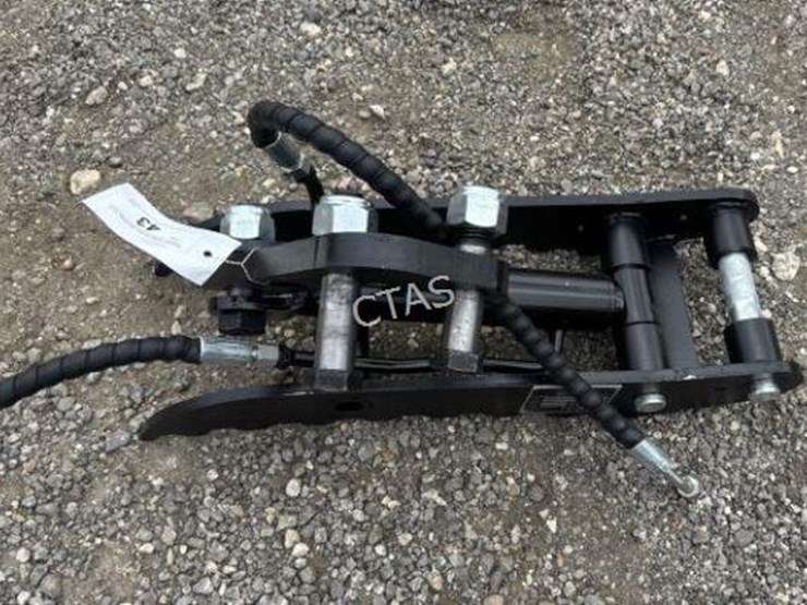 #43-•-hydraulic-thumb-clamp-image-2