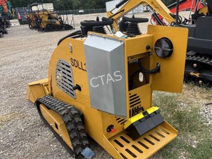 #4-•-skid-steer-loader---model-sdll30-image-4