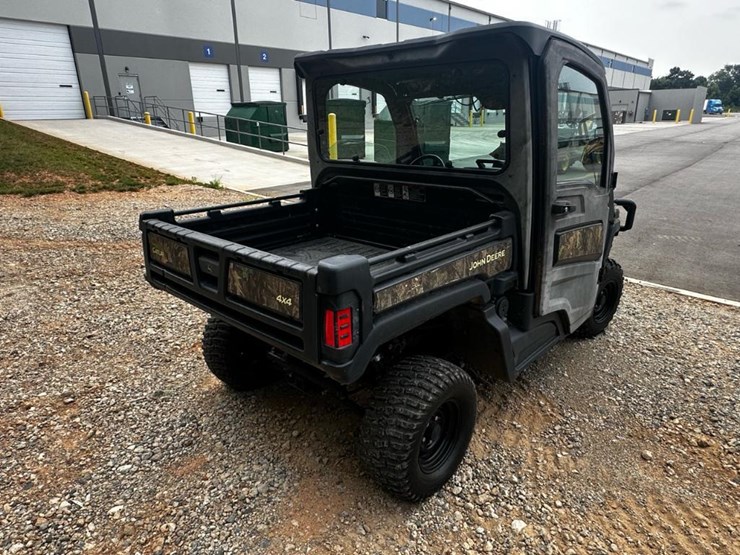 2021-john-deere-gator-image-8