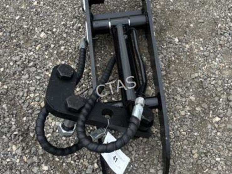 #41-•-hydraulic-thumb-clamp-image-1