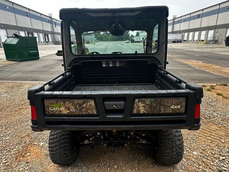 2021-john-deere-gator-image-5