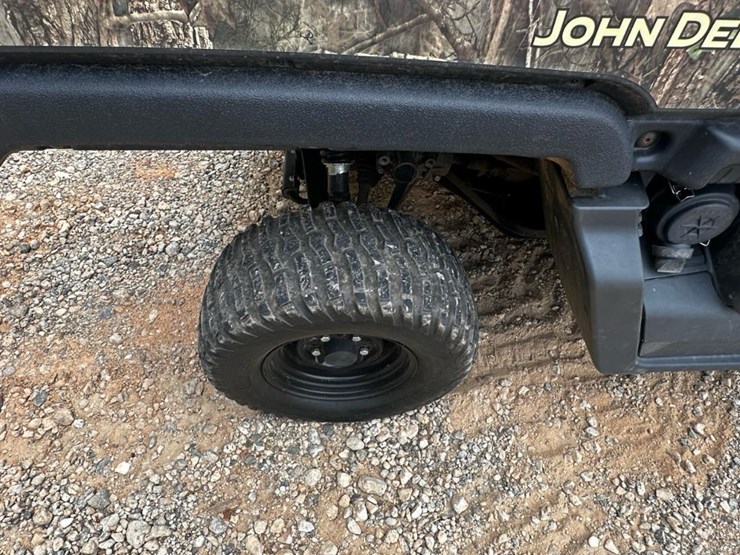 2021-john-deere-gator-image-9
