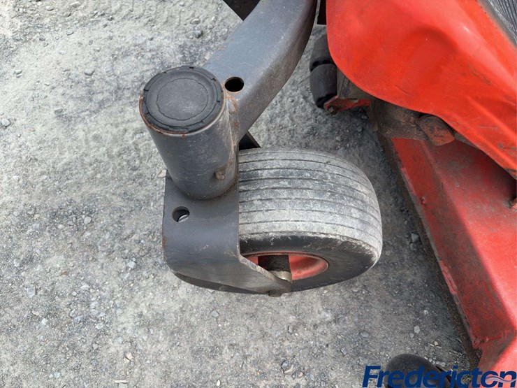 kubota-zd320-zero-turn-image-9
