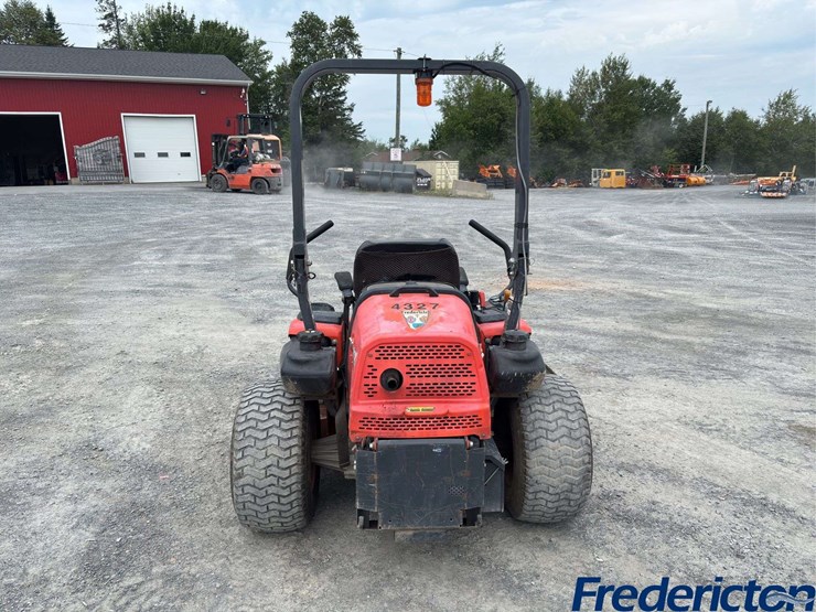 kubota-zd320-zero-turn-image-4