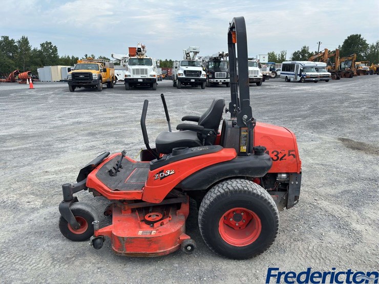 kubota-zd320-zero-turn-image-2