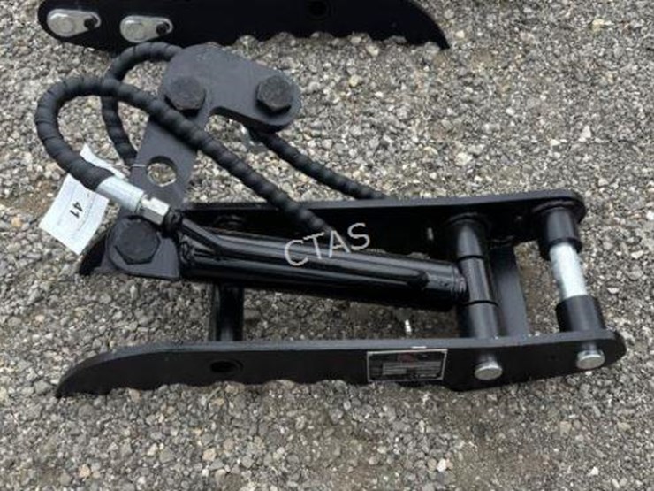#41-•-hydraulic-thumb-clamp-image-2