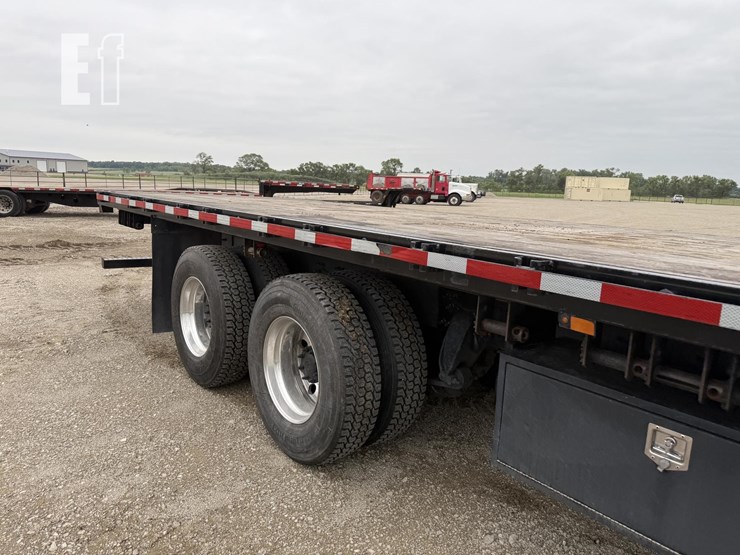 2017-freightliner-business-class-m2-106-image-6