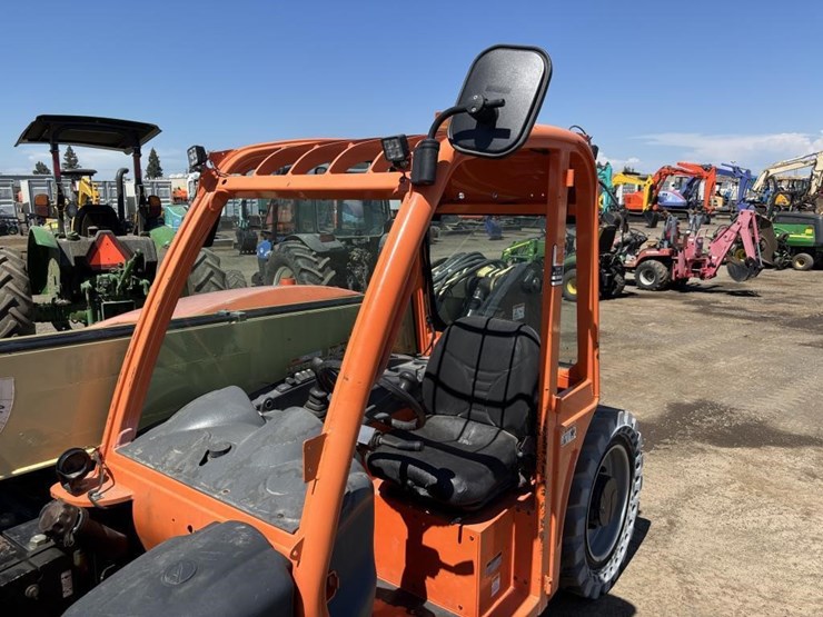 2017-jlg-g5-18a-image-20