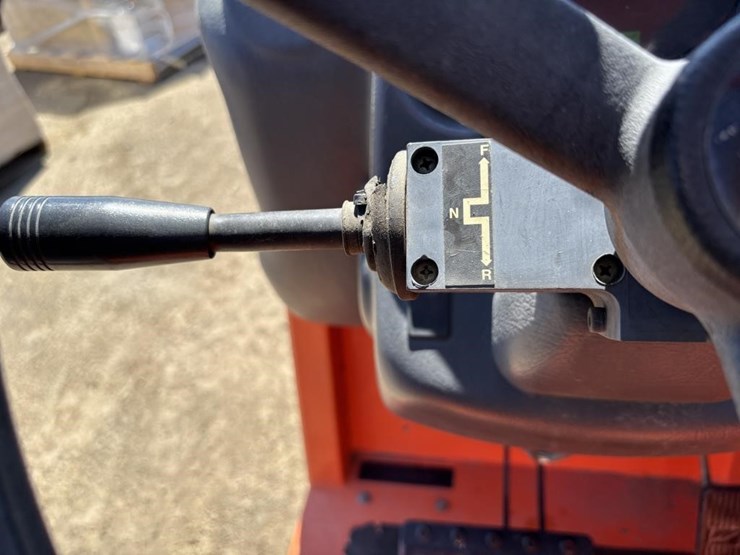 2017-jlg-g5-18a-image-23