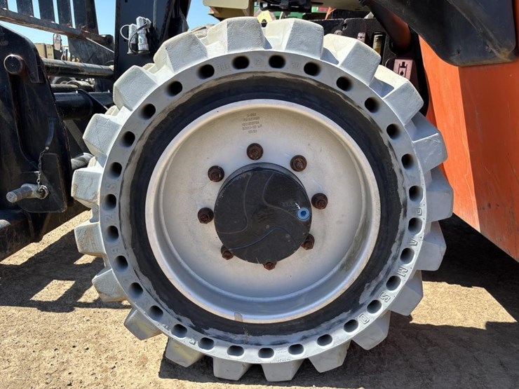 2017-jlg-g5-18a-image-15