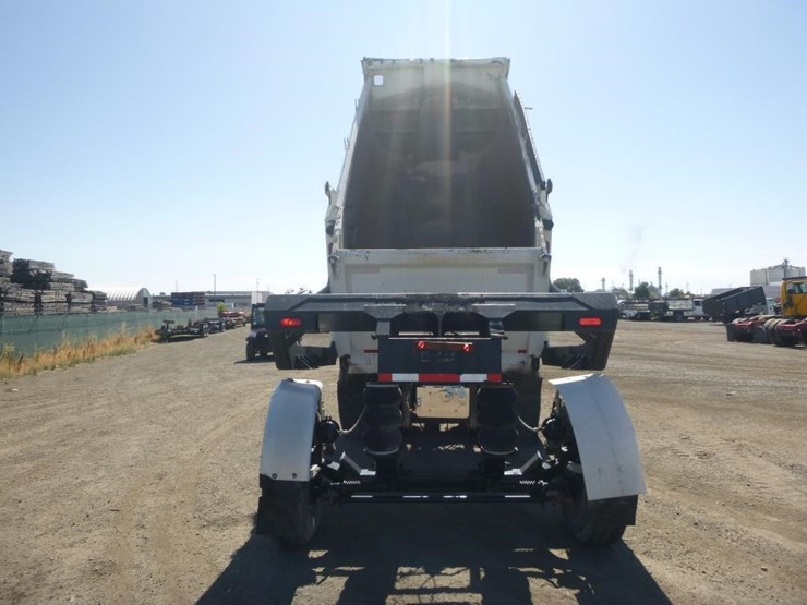 2020-peterbilt-567-image-7