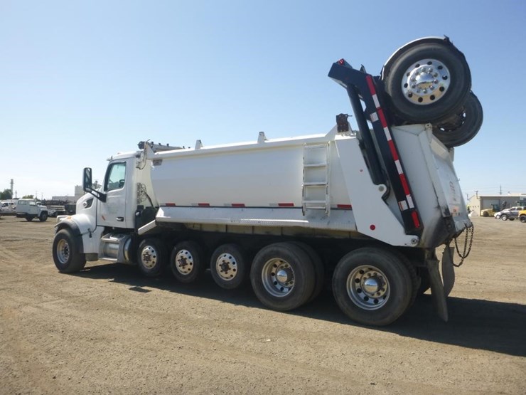 2020-peterbilt-567-image-4