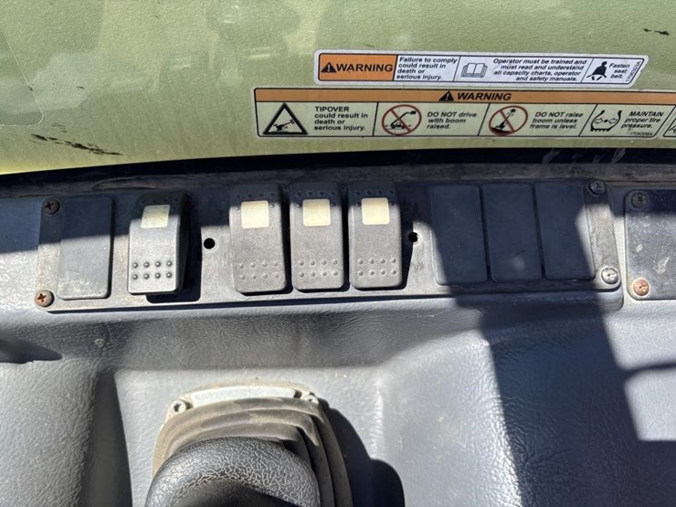 2017-jlg-g5-18a-image-27