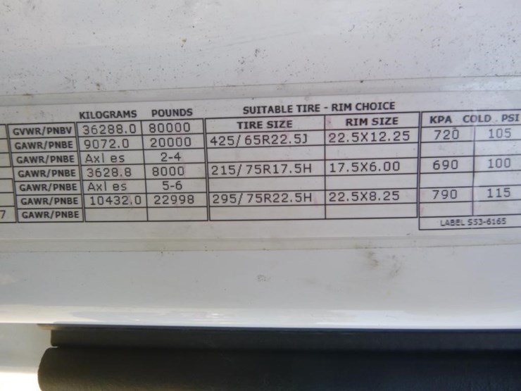 2020-peterbilt-567-image-34