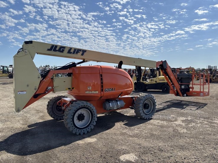 2017-jlg-600ajn-image-3