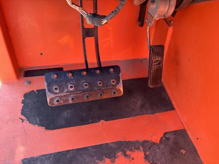 2017-jlg-g5-18a-image-29