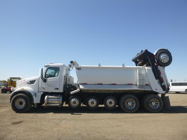 2020-peterbilt-567-image-5