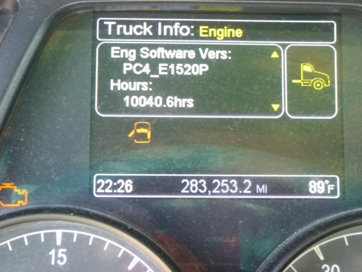 2020-peterbilt-567-image-32