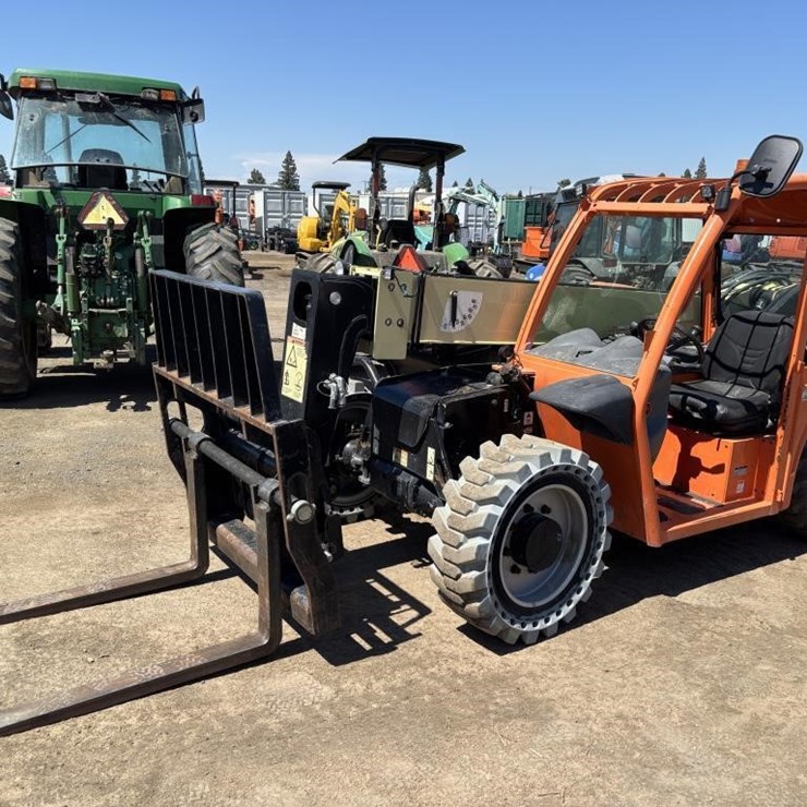 2017 JLG G5-18A