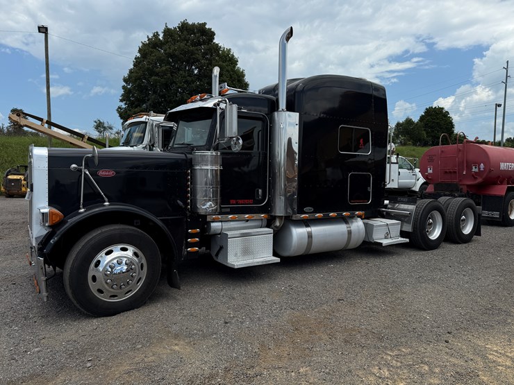 2007-peterbilt-379-image-1
