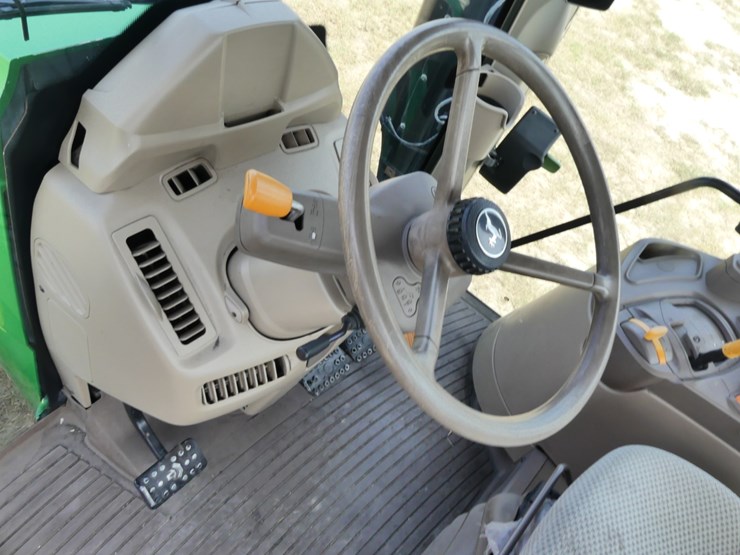2020-john-deere-6120m-image-8