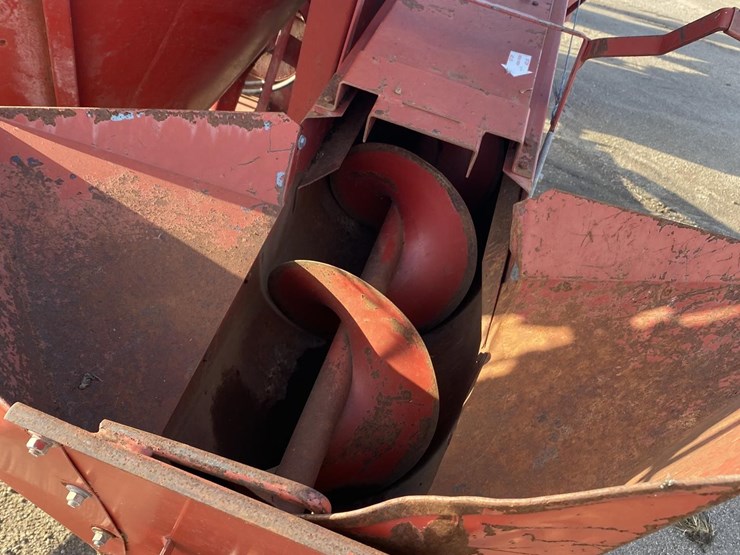 case-ih-1350-image-2