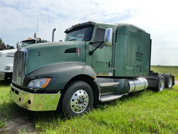 2012-kenworth-t660-image-1