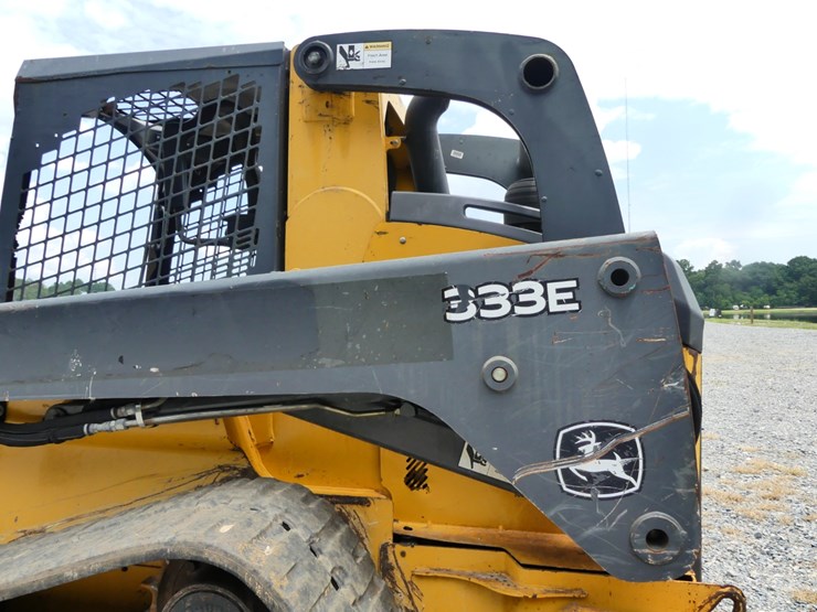 2025-deere-333e-image-7