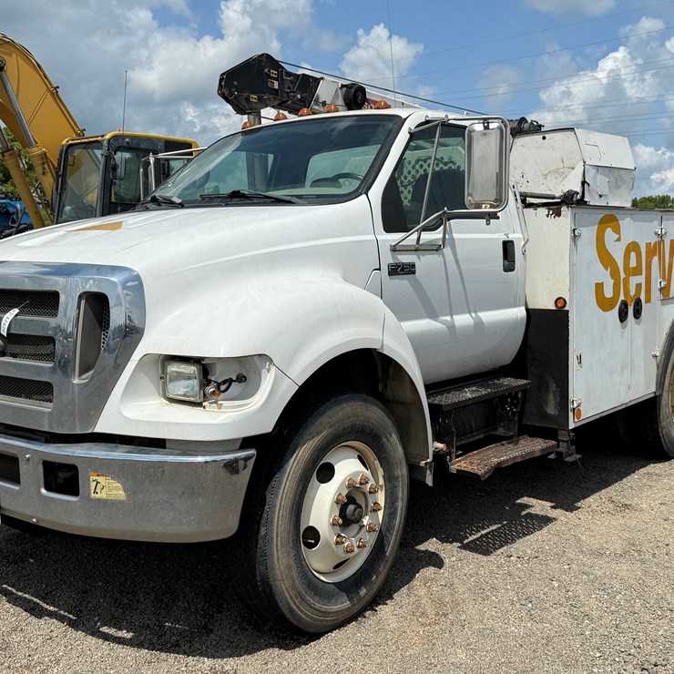 FORD F750