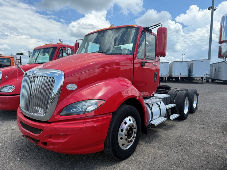2008-international-prostar-image-1