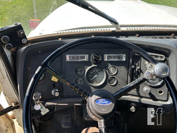 1988-ford-l8000-image-23