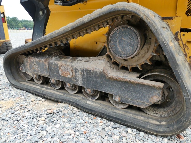 2025-deere-333e-image-6