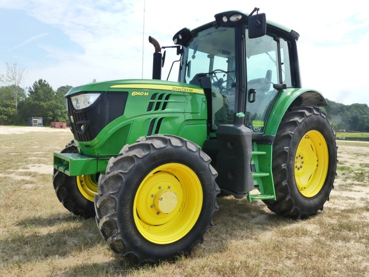 2022-john-deere-6140m-image-1