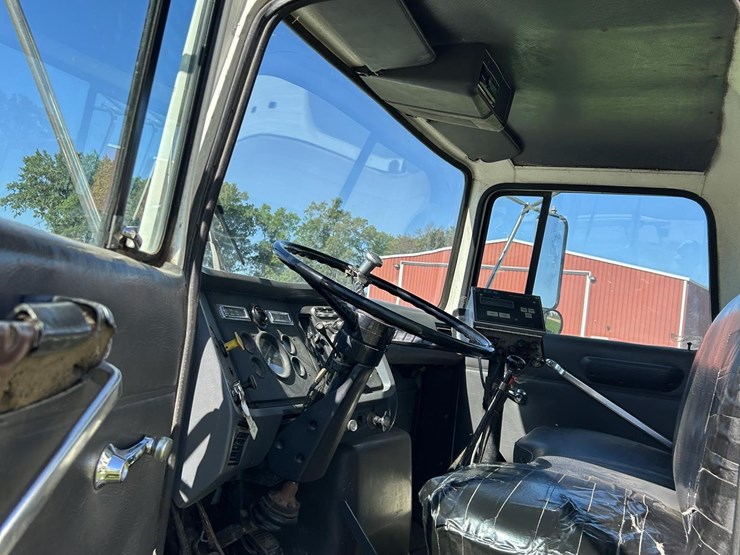 1988-ford-l8000-image-19