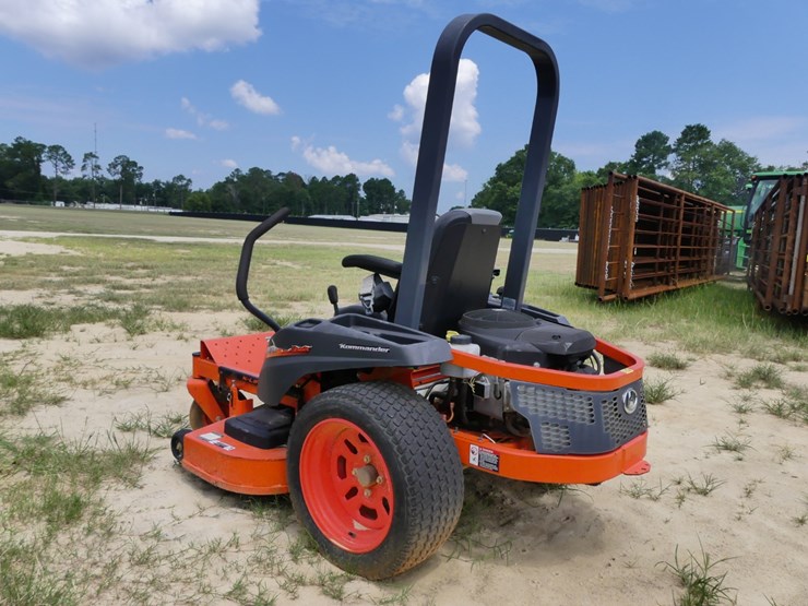 kubota-z122e-image-2