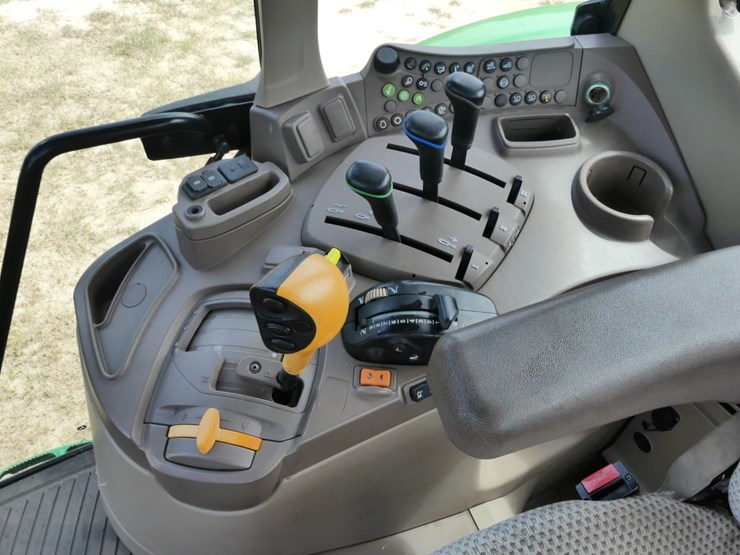 2020-john-deere-6120m-image-9