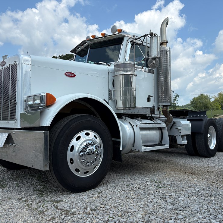 2003 PETERBILT 379