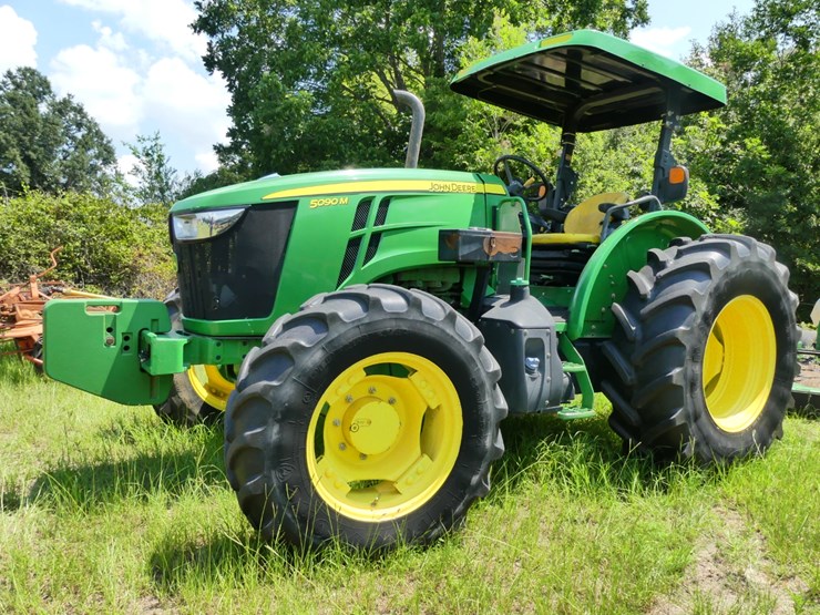 2021-john-deere-5090m-image-1