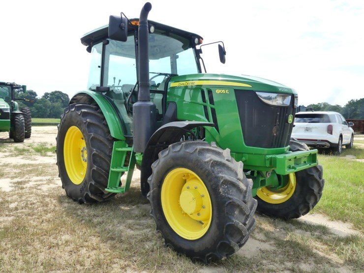 2020-john-deere-6105e-image-6