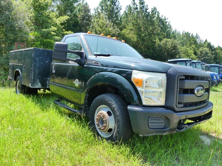 2015-ford-f350-xl-image-2
