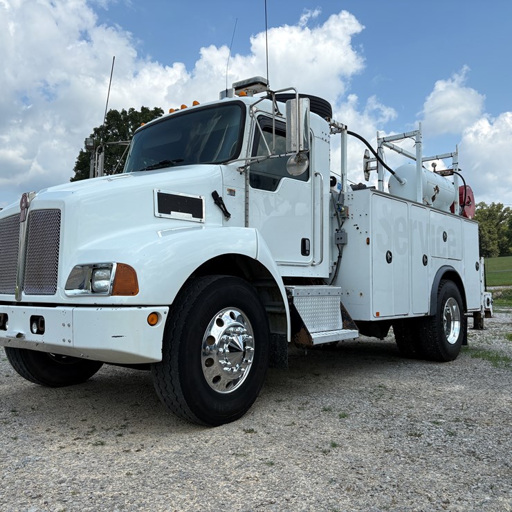 2007 KENWORTH T300