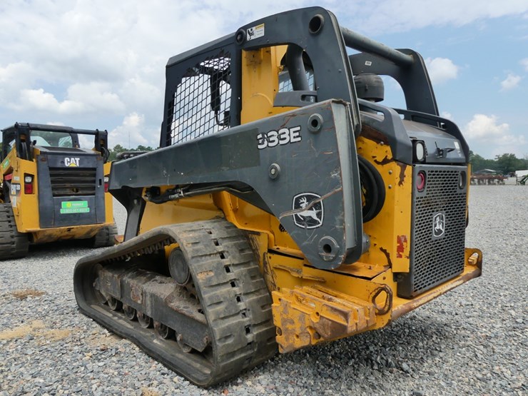 2025-deere-333e-image-2