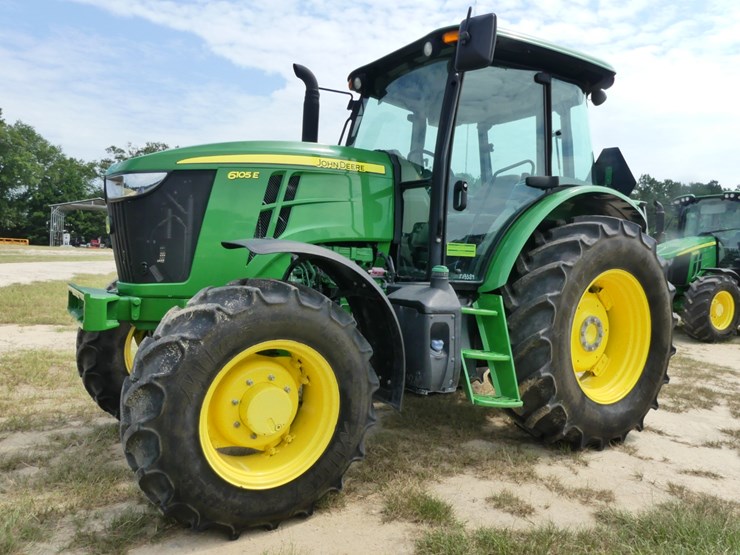 2020-john-deere-6105e-image-1