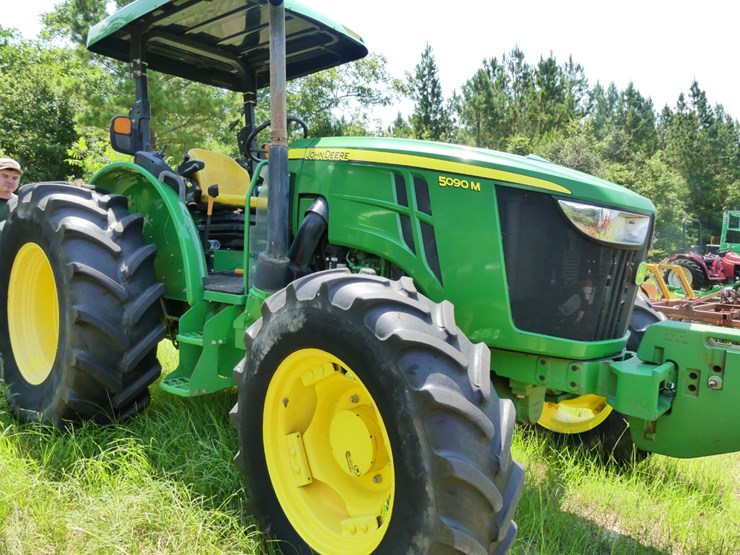 2021-john-deere-5090m-image-2