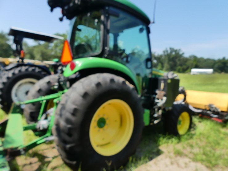 john-deere-4052r-image-3