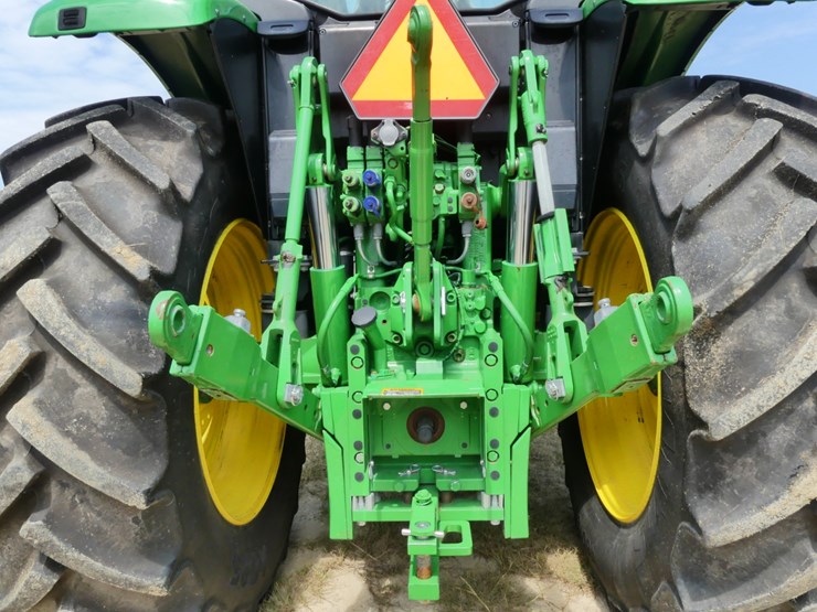 2022-john-deere-6140m-image-4